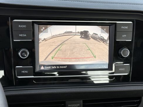 Used 2020 Volkswagen Jetta R-Line image 17