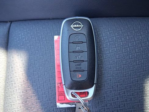 Used 2024 Nissan Rogue SV w/ SV Premium Package AWD/4WD image 32