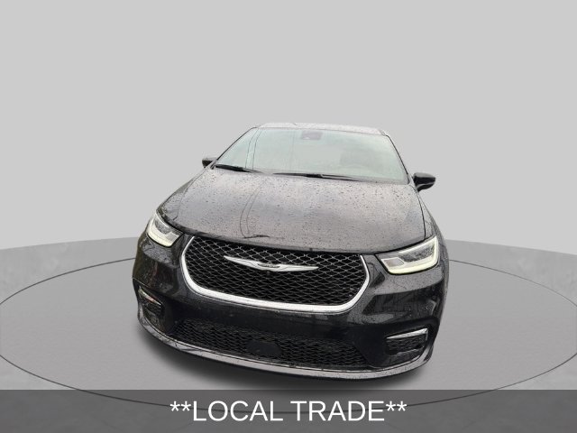 Used 2026 Chrysler Pacifica Select FWD image 3