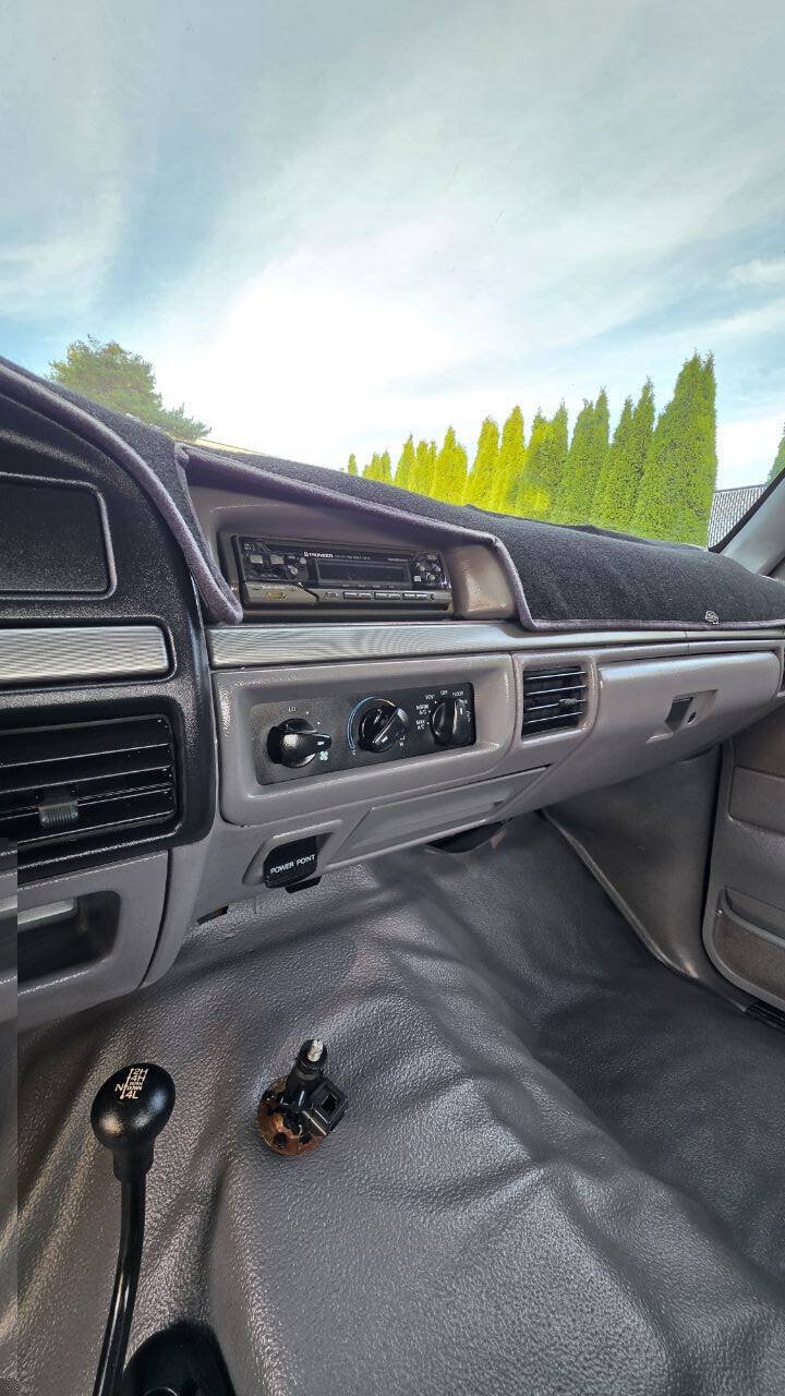 Used 1994 Ford F150 XL AWD/4WD image 10