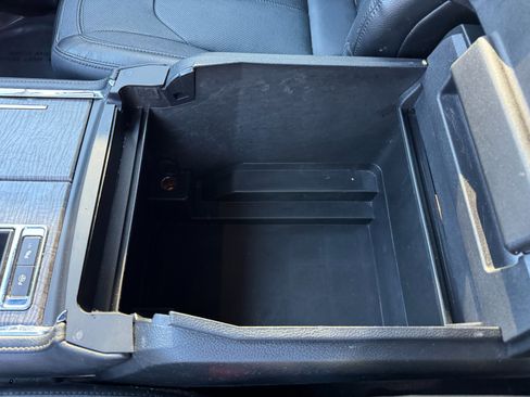 Used 2019 Ford Expedition Limited w/ Equipment Group 301A image 38