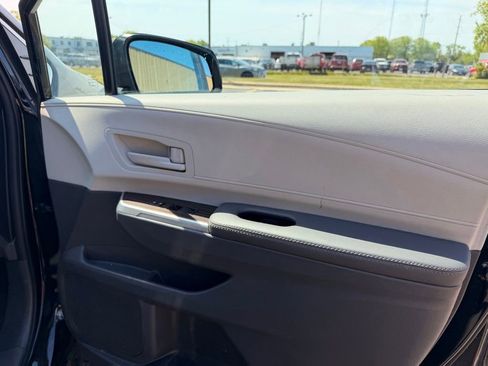 Used 2024 Toyota Sienna LE w/ LE Plus Package AWD/4WD image 24