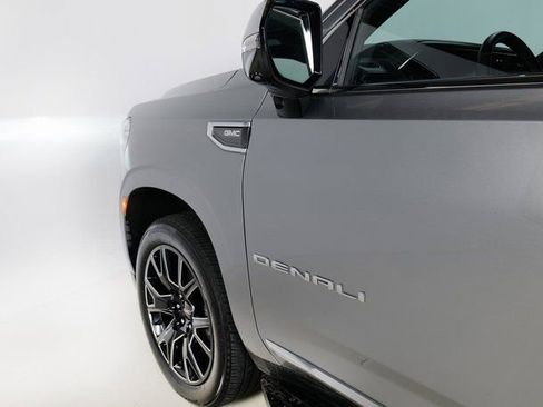 Used 2024 GMC Yukon Denali image 32