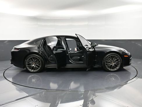 Used 2022 Porsche Panamera Platinum Edition RWD image 38