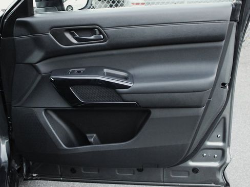 Certified 2024 Nissan Pathfinder S image 18