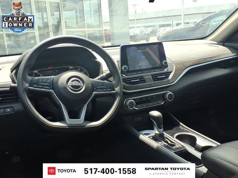 Used 2024 Nissan Altima 2.5 SV FWD image 12