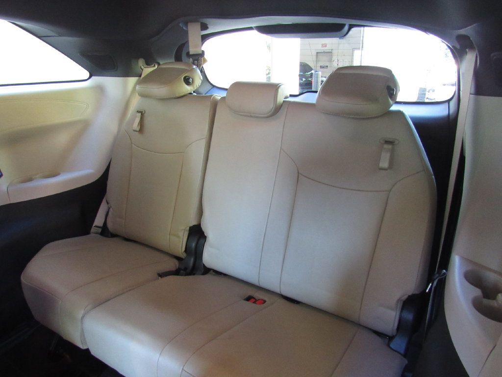 Certified 2023 Toyota Sienna XLE w/ XLE Plus Package AWD/4WD image 19