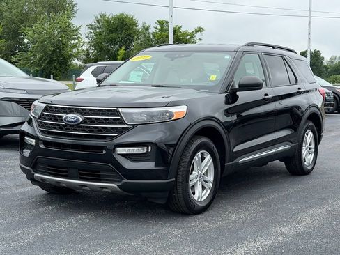 Used 2022 Ford Explorer XLT w/ Equipment Group 202A AWD/4WD image 9
