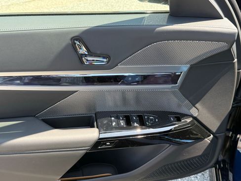 New 2026 BMW 740i RWD image 19