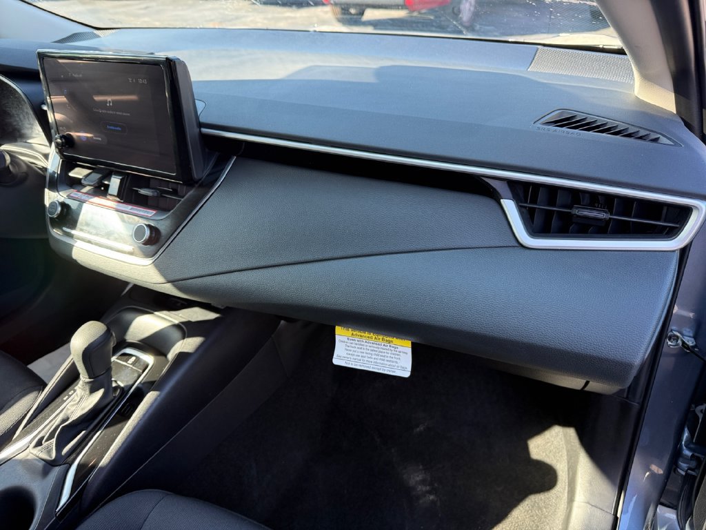 Used 2025 Toyota Corolla LE w/ LE Premium Package FWD image 16
