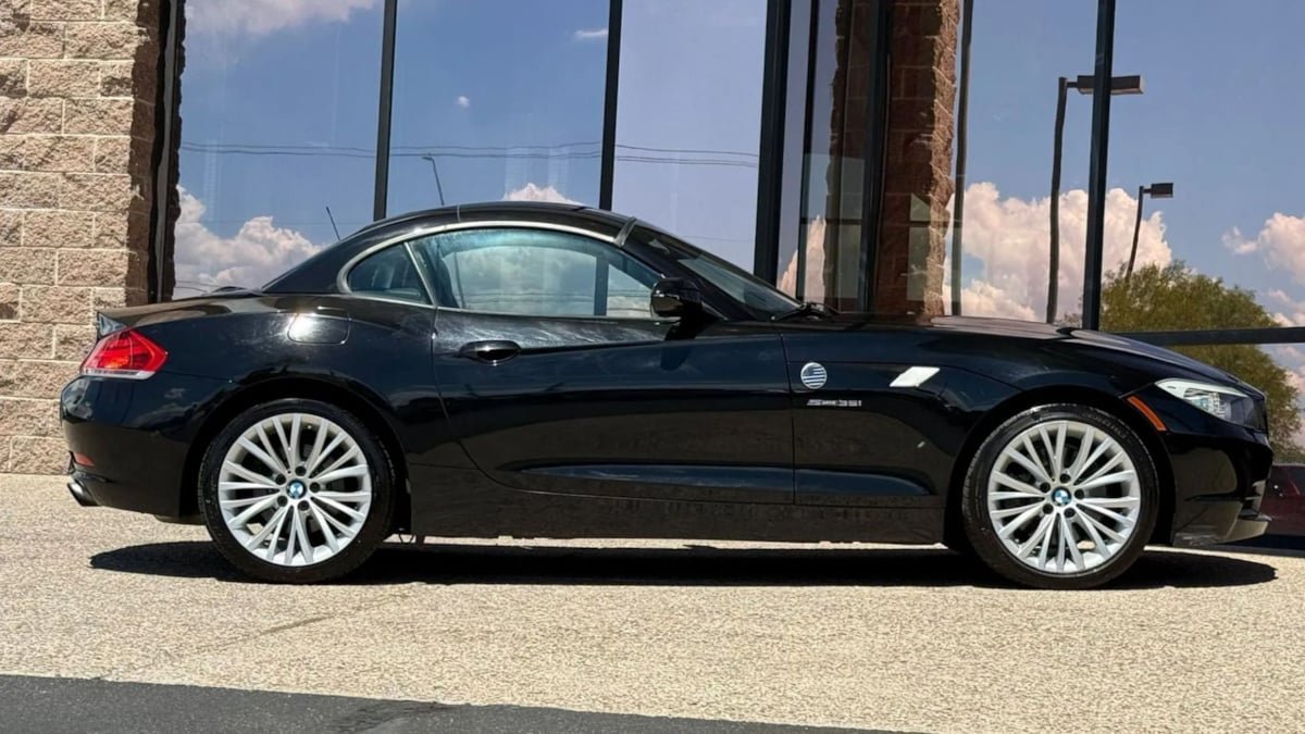 Used 2012 BMW Z4 sDrive35i RWD image 22