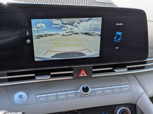 Used 2024 Hyundai Elantra SEL FWD image 23