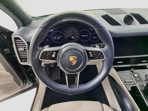 Certified 2023 Porsche Cayenne AWD/4WD image 15