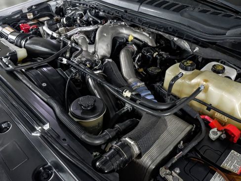 Used 2020 Ford F450 Platinum w/ FX4 Off-Road Package image 48