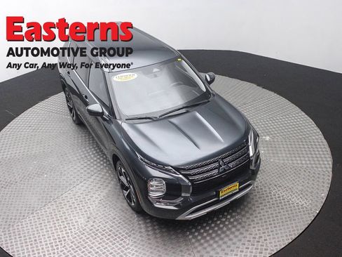Used 2024 Mitsubishi Outlander SE FWD image 3
