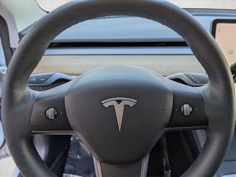 Used 2021 Tesla Model 3 Standard Range Plus RWD image 11