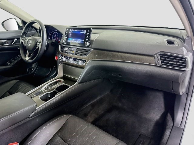 Used 2020 Honda Accord Touring image 29