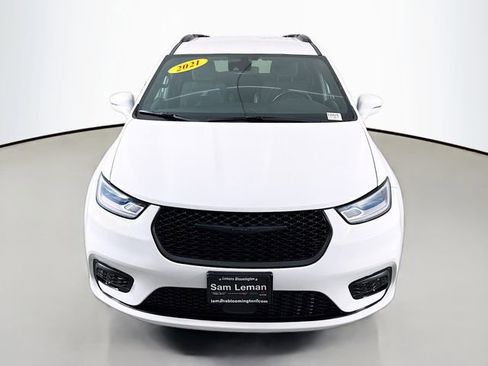 Used 2021 Chrysler Pacifica Touring w/ S Appearance Package image 2