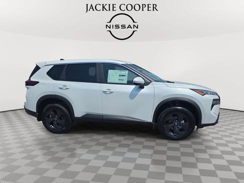 New 2026 Nissan Rogue SV w/ Cold Weather Package AWD/4WD image 4
