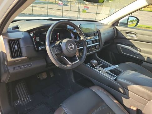Used 2024 Nissan Pathfinder Platinum w/ Cargo Package FWD image 18