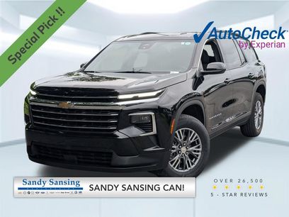 Used 2025 Chevrolet Traverse LT