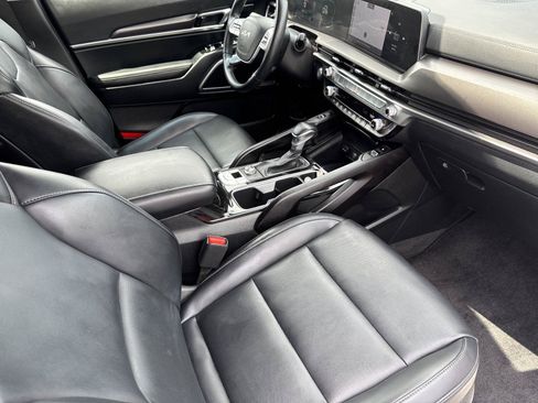 Used 2025 Kia Telluride S FWD image 33