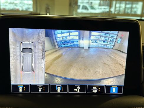 Used 2021 GMC Yukon AT4 w/ AT4 Premium Plus Package image 40