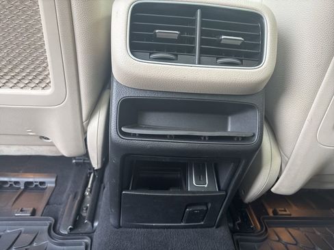 Used 2022 Mercedes-Benz GLE 350 4MATIC w/ Premium Package image 21