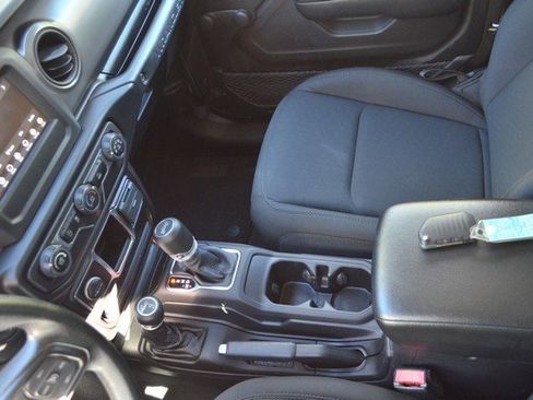 Used 2021 Jeep Wrangler Sport image 24
