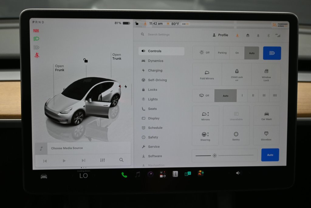 Used 2023 Tesla Model Y Long Range AWD/4WD image 26