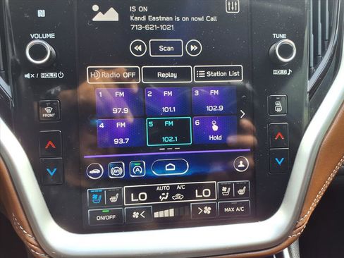 Used 2020 Subaru Outback Touring w/ Popular Package #2 image 8