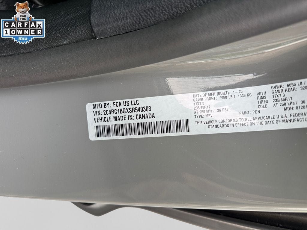 Used 2025 Chrysler Pacifica Select FWD image 31