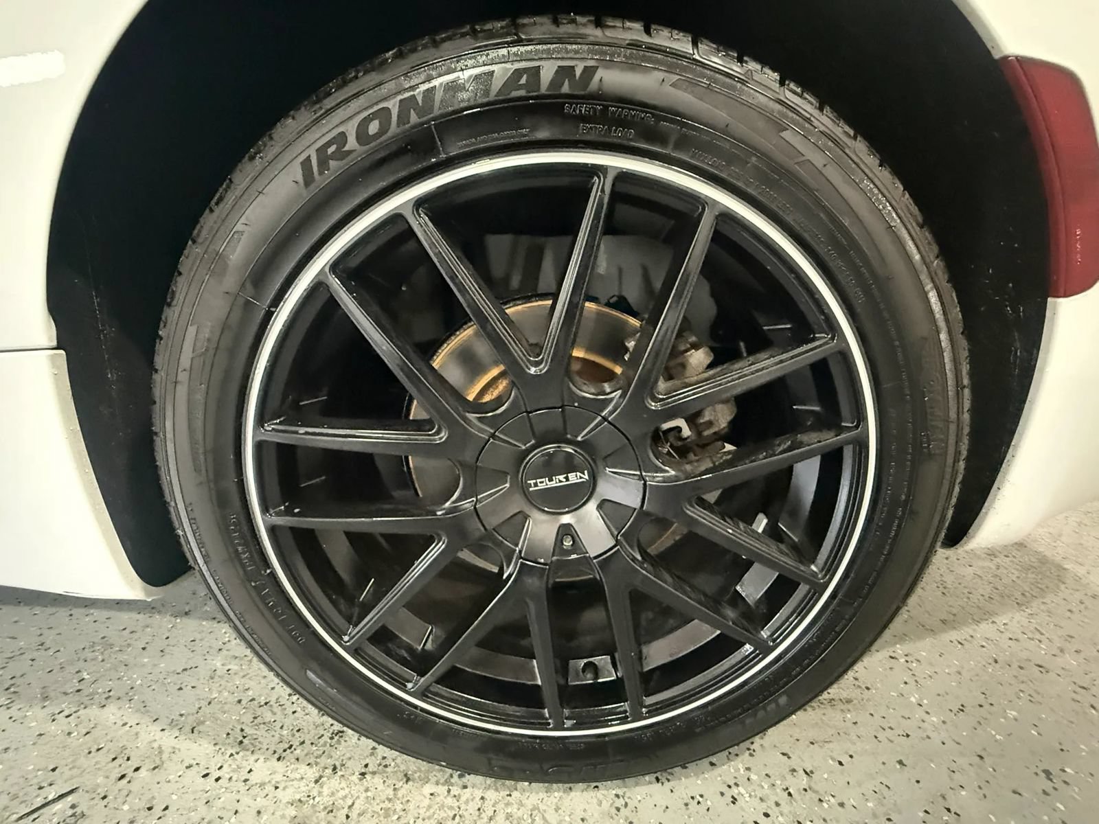 Used 2018 Chrysler Pacifica Touring-L FWD image 18