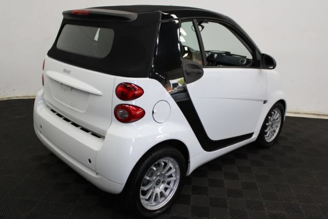 Used 2012 smart fortwo passion RWD image 21