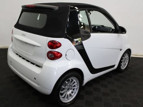 Used 2012 smart fortwo passion RWD image 21