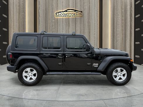 Used 2020 Jeep Wrangler Unlimited Sport image 9