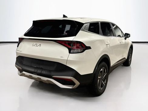 Used 2023 Kia Sportage LX AWD/4WD image 7