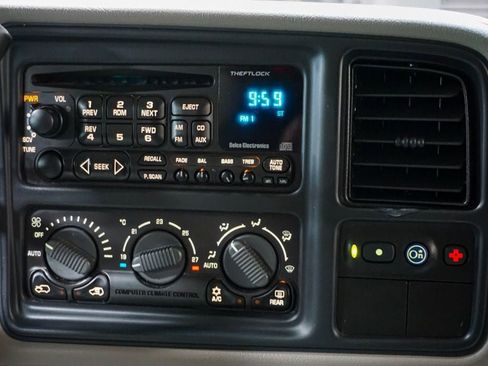Used 2001 GMC Yukon XL 4WD image 11