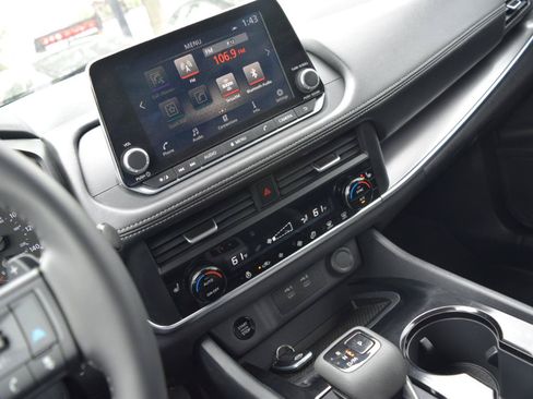 Used 2026 Nissan Rogue SV w/ Cold Weather Package AWD/4WD image 23