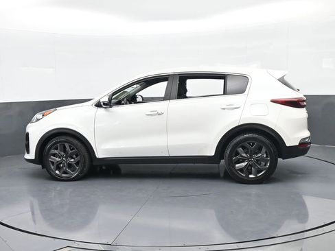 Used 2022 Kia Sportage LX w/ LX FWD Value Edition Package image 3