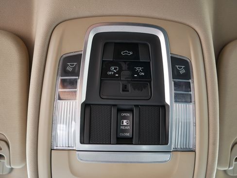 Used 2021 RAM 1500 Laramie AWD/4WD image 33