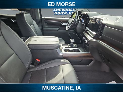 Used 2023 GMC Sierra 1500 SLT w/ SLT Convenience Package AWD/4WD image 16