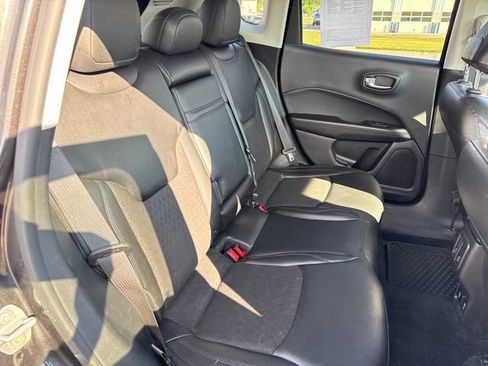 Used 2018 Jeep Compass Latitude w/ Popular Equipment Group AWD/4WD image 14