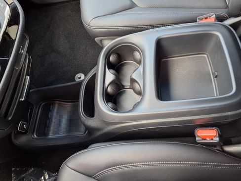 New 2026 Chrysler Pacifica Select image 14