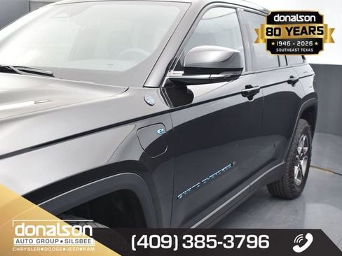 New 2024 Jeep Grand Cherokee Trailhawk w/ Advanced Protech Group II image 8