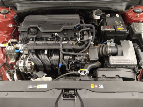 Used 2025 Hyundai Elantra Sport FWD image 30