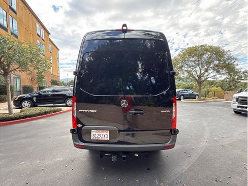 Used 2023 Mercedes-Benz Sprinter 2500 image 8