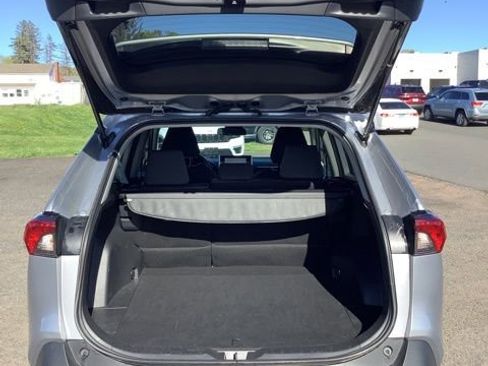 Used 2025 Toyota RAV4 XLE AWD/4WD image 19