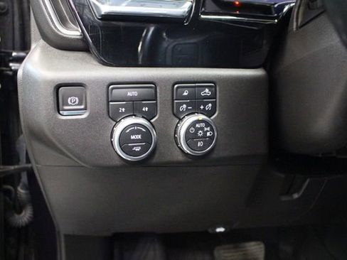 Used 2024 GMC Sierra 1500 SLT AWD/4WD image 32