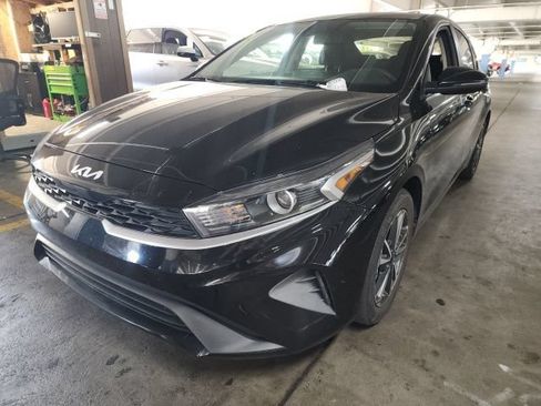 Certified 2023 Kia Forte LXS w/ LXS Technology Package FWD image 4
